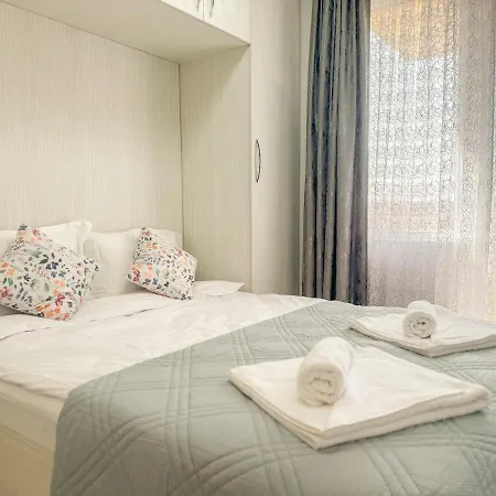 Апартамент 1br With Private Garage *