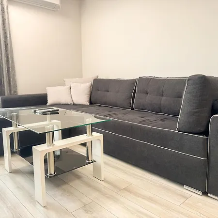 1br With Private Garage