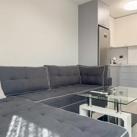 1br With Private Garage