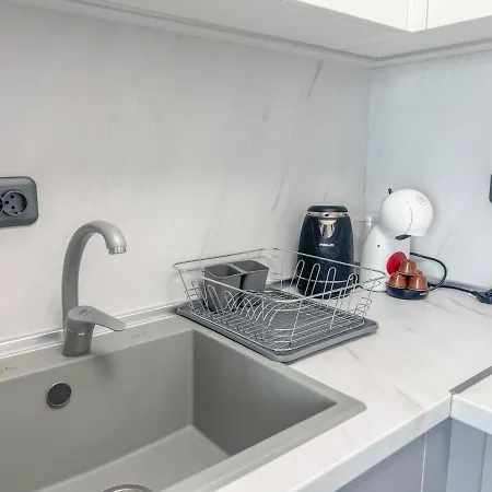Апартамент 1br With Private Garage