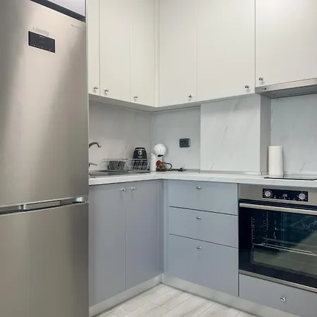 Апартамент 1br With Private Garage