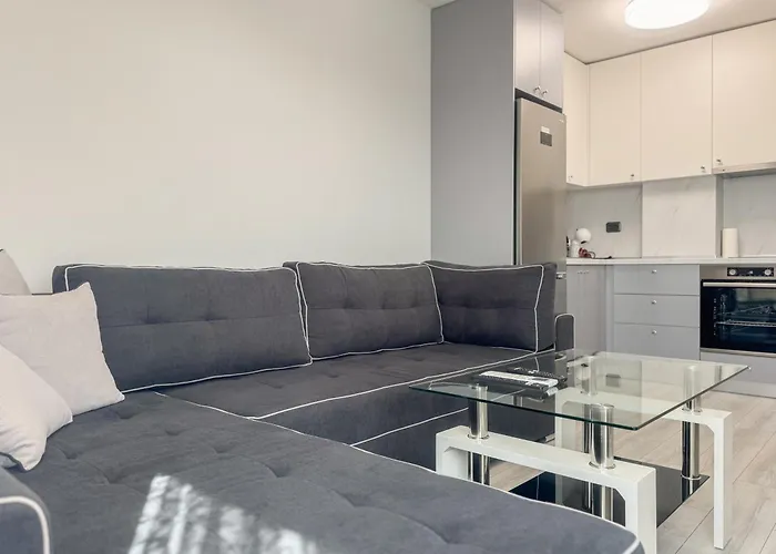 1br With Private Garage