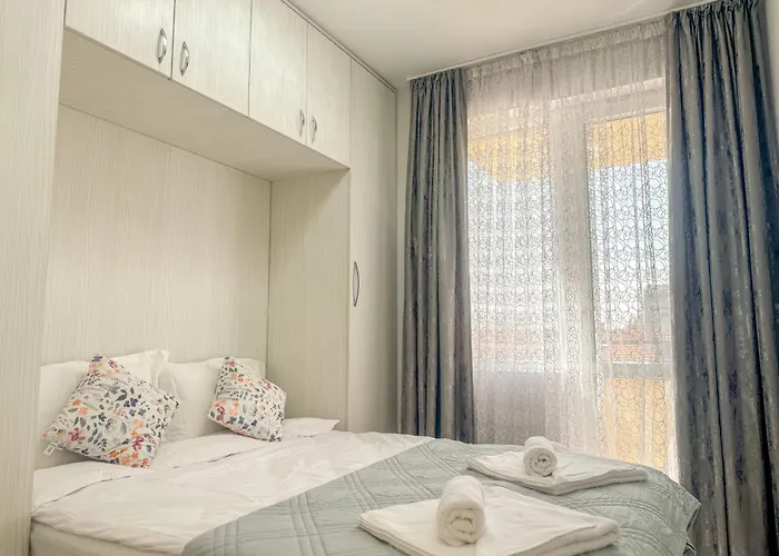 1br With Private Garage *